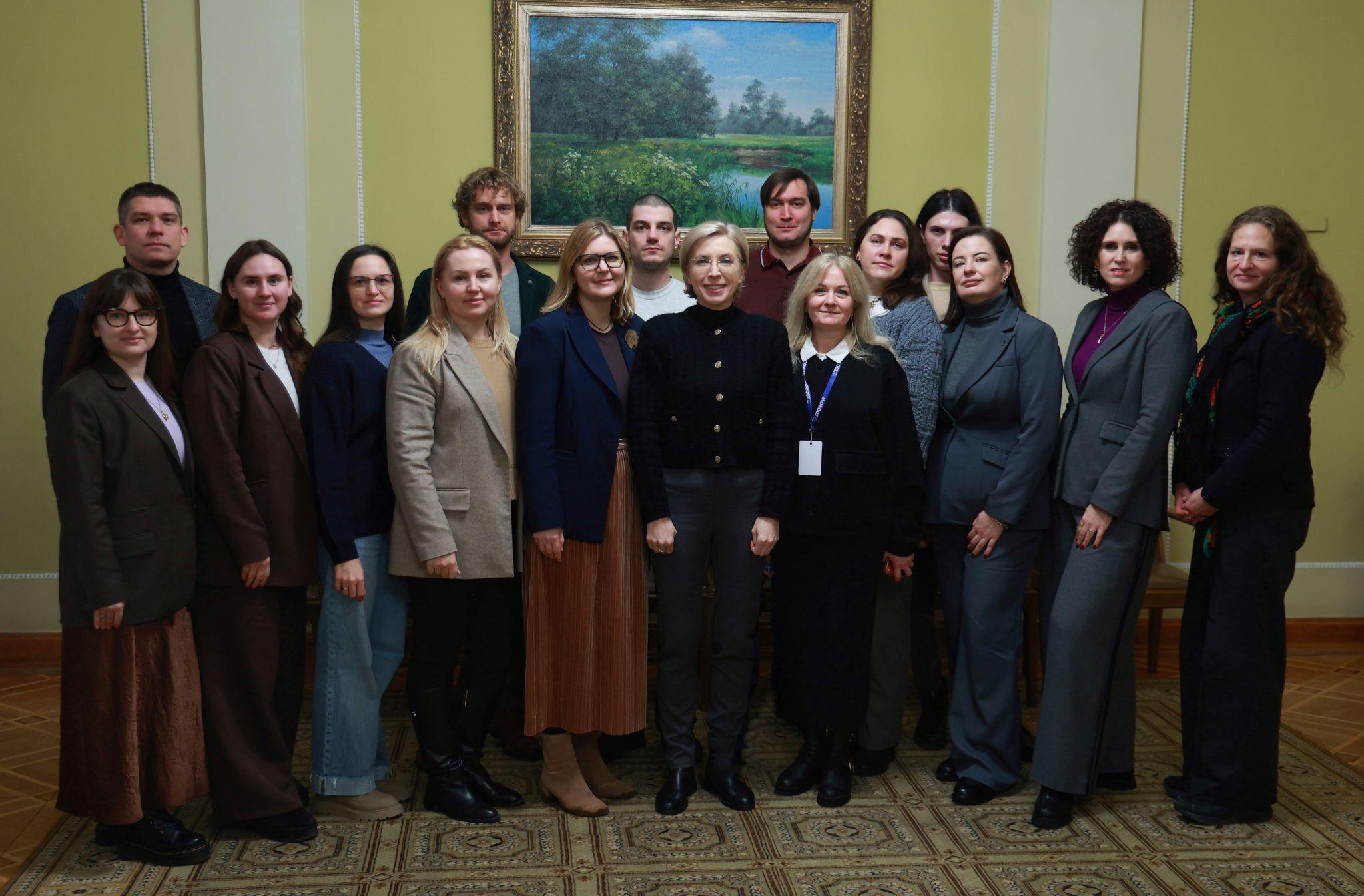 load knowledge-hub card img