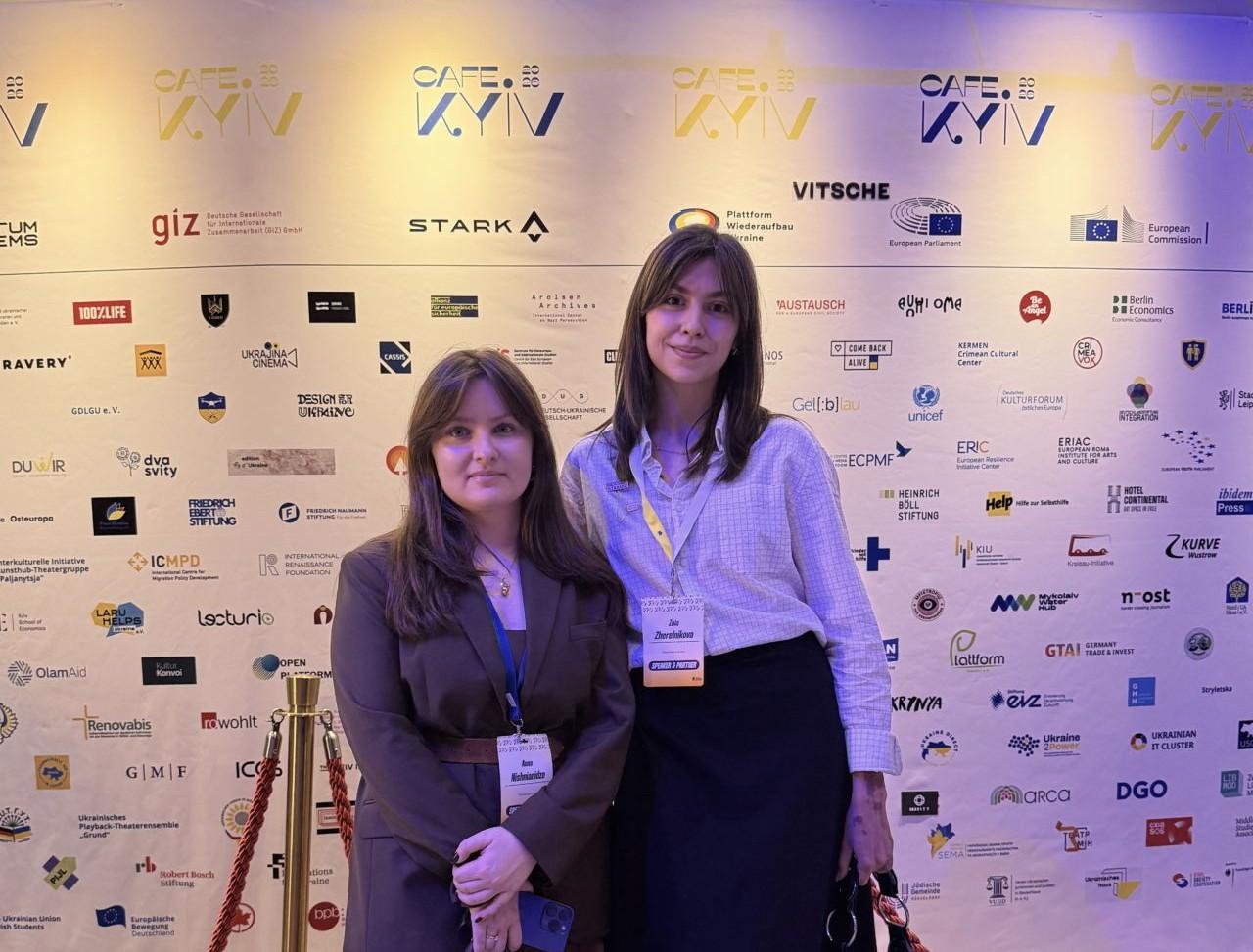 load knowledge-hub card img